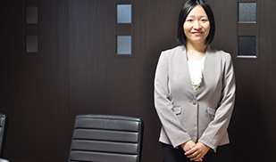先輩社員の一日 営業事務(2013年入社)