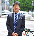 オーナー様や入居者様にもっと私の事を覚えて頂き、この街の顔になる。私はそんな営業マンになります。　営業（2016年入社）