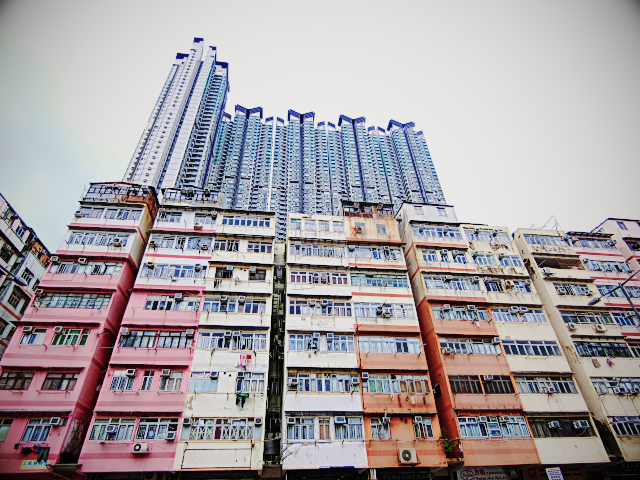 香港の公営マンションと超高層マンション